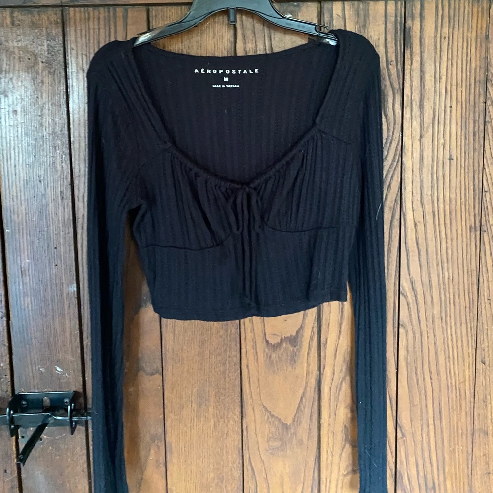 Aeropostale women’s medium black cropped long sleeve